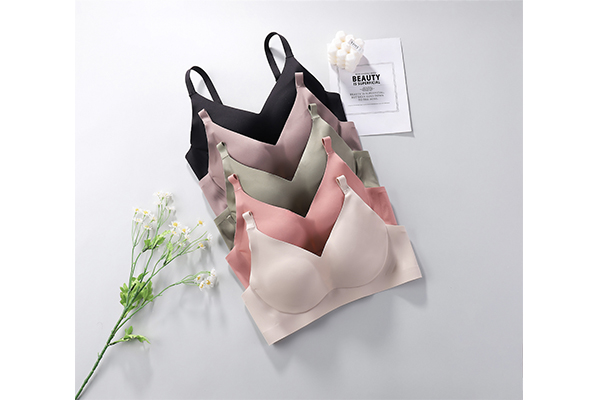 Small Chest Style Underwear Seamless Gathering Comfortable Type Without Steel Ring Medium Thick Cup Glossy Solid Color Bra 638